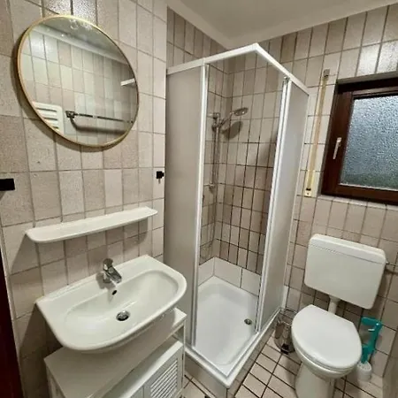 Charmantes Einzimmer In דירה *